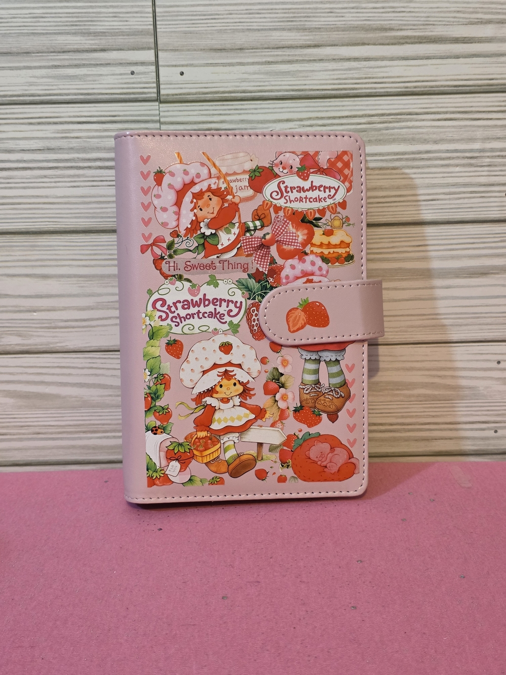 Strawberry Shortcake B6 Binder w Magnetic Closure *Includes Paper